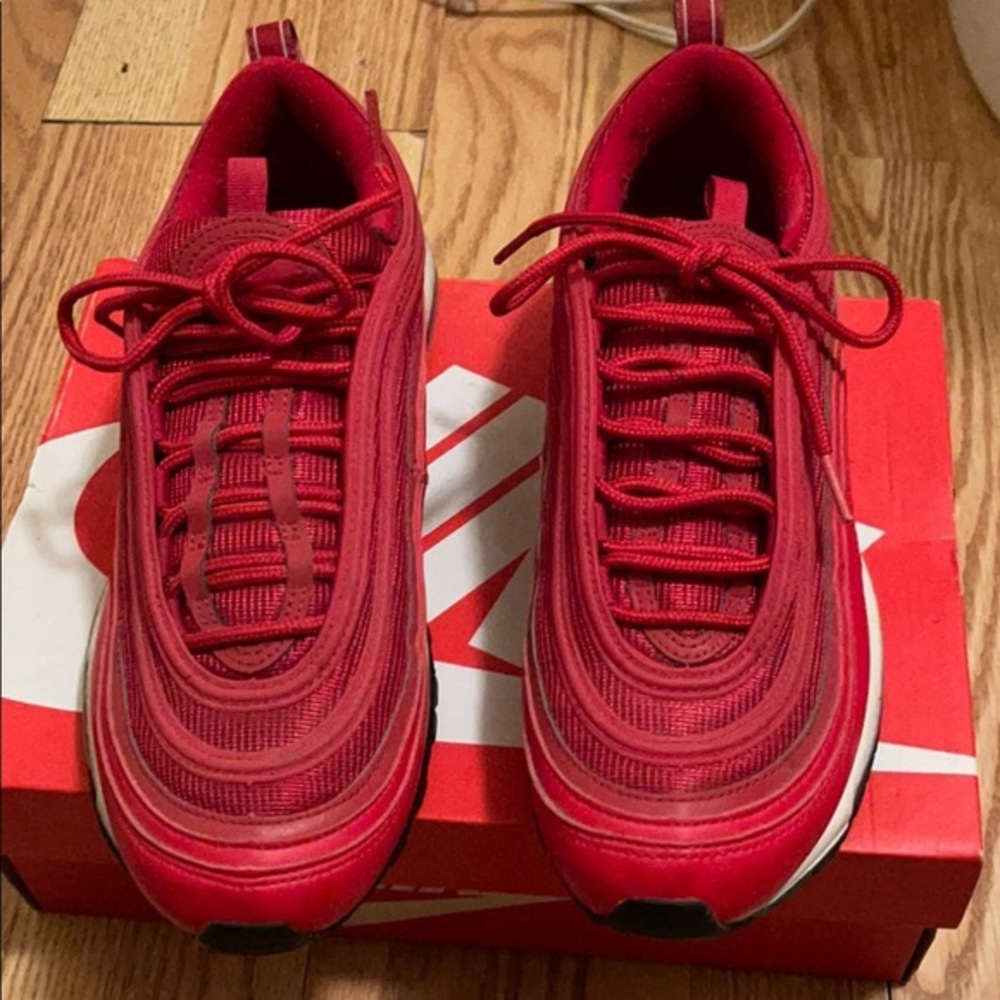 Brand new- size 7. Box not included